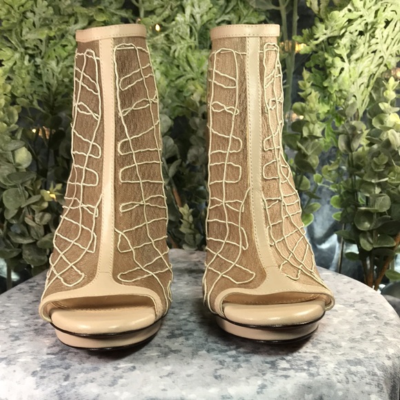 🌟BCBG Max Azria Gamma Dress 7.5M (EUR37.5) Soy Chai 4.5” Heels, 100% Leather🌟 - Picture 2 of 15